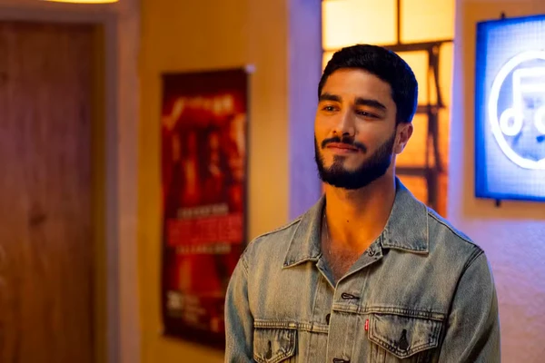 Leonardo Bittencourt como Cauã na terceira temporada da série “Rensga Hits!” por Vitor Peruzze/Divulgação