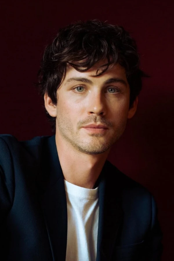 Logan Lerman estará no remake de 'De Repente 30' por Divulgação/ IMDb