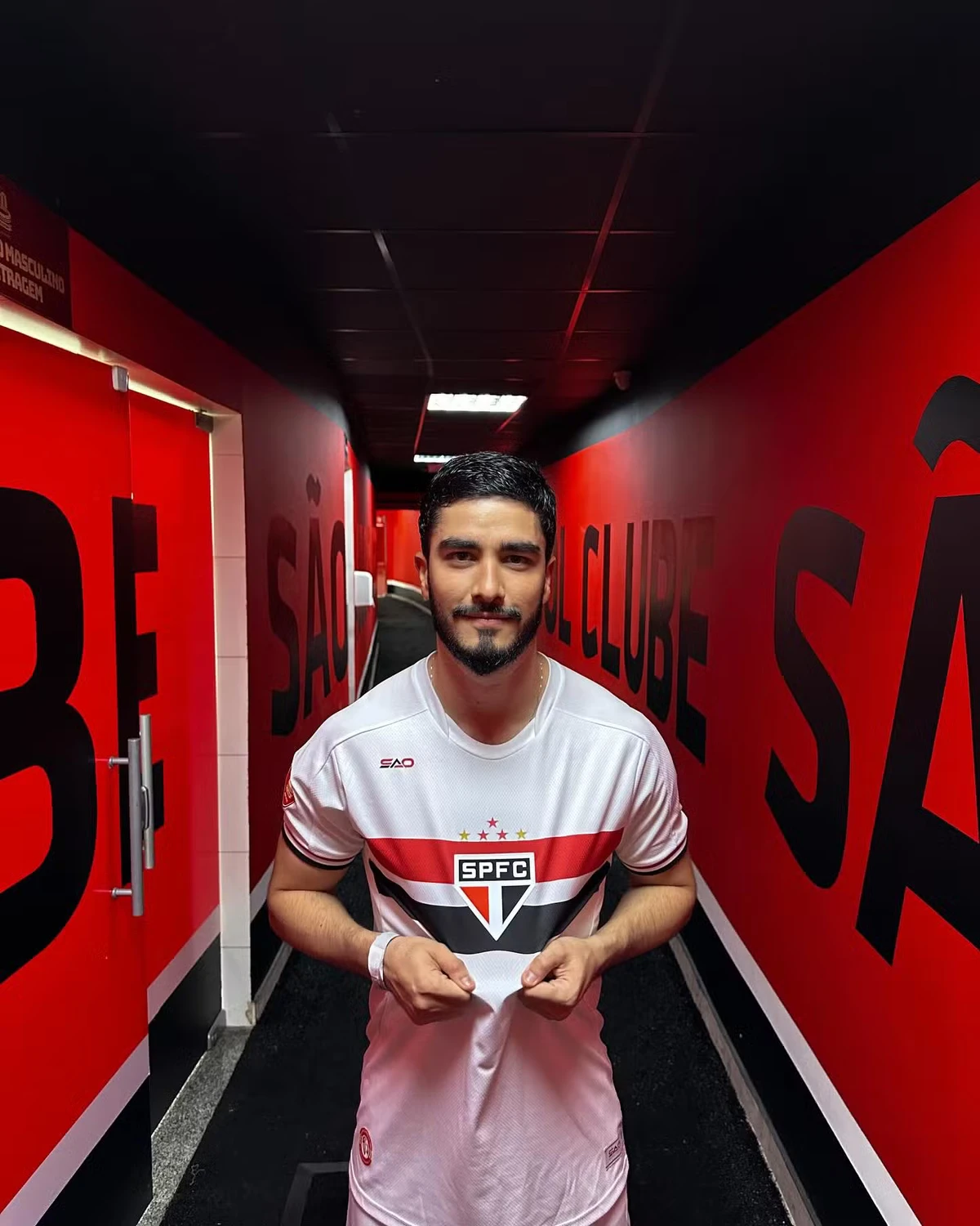 O ator Leonardo Bittencourt por Reprodução/Instagram