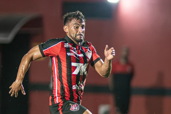 Ronald será titular contra o Botafogo-PB 