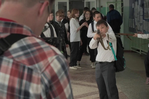 Um Zé Ninguém Contra Putin (Mr. Nobody Against Putin), filme vencedor do Oscar de Melhor Documentário