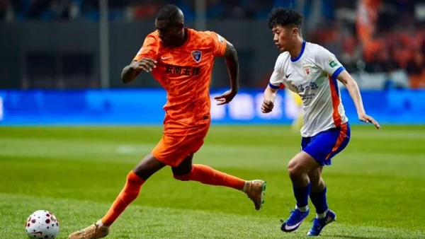 Cléber tem duas participações em gols em dois jogos na China