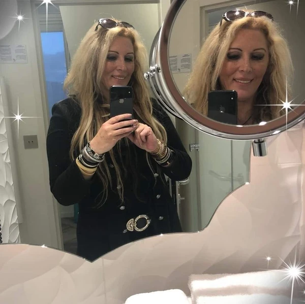 Loana Petrucciani por Reprodução/Facebook