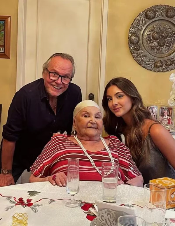 Luiza Gabus Mendes é filha do ator Tato Gabus Mendes por Reprodução/Redes Sociais 