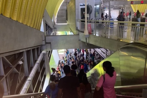 Pane causou lotação na Linha 2 do metrô