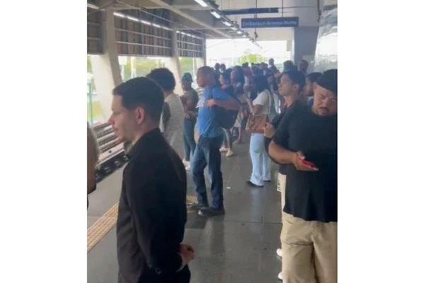 Pane causou lotação na Linha 2 do metrô por Reprodução