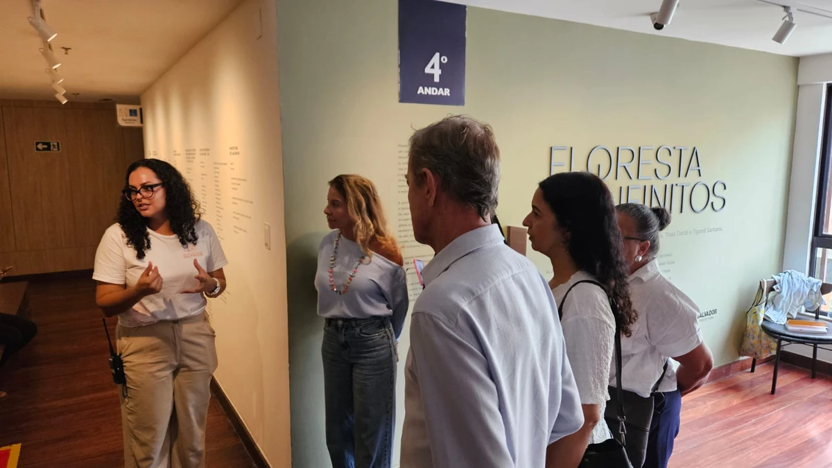 Vencedores do concurso durante passeio na Casa das Histórias de Salvador por Ana Paula Lacerda/CORREIO
