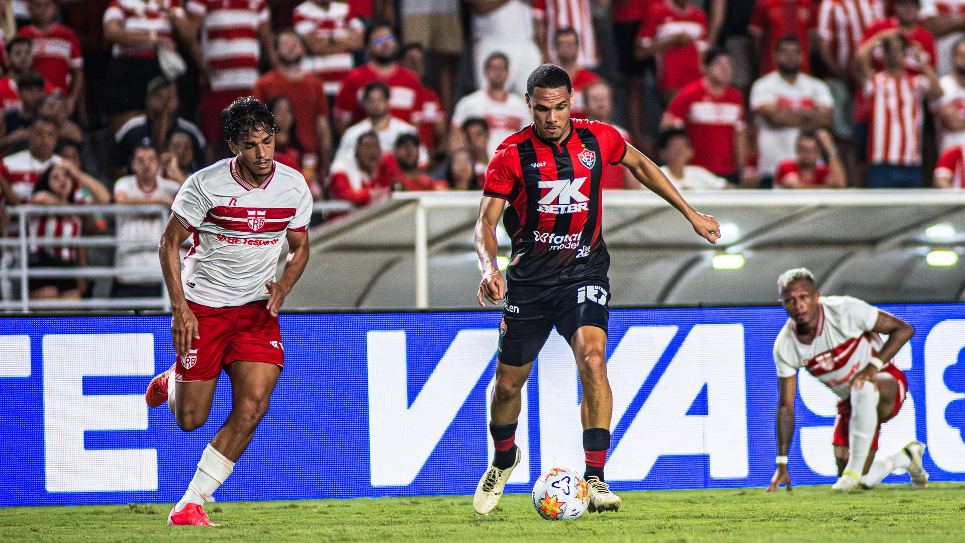 Imagem - CRB x Vitória: veja onde assistir, escalações e arbitragem