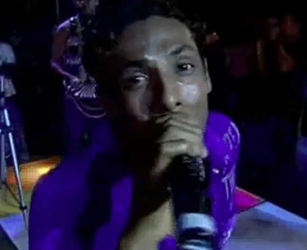 Hoje cantor é gari em Ilha da Bahia por Reprodução | Redes Sociais