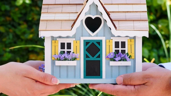 FLUXO MENSAL: O imposto sobre aluguel de pessoa física deve ser recolhido mensalmente via Carnê-Leão. Deixar para ajustar tudo na declaração anual gera juros e multas automáticas