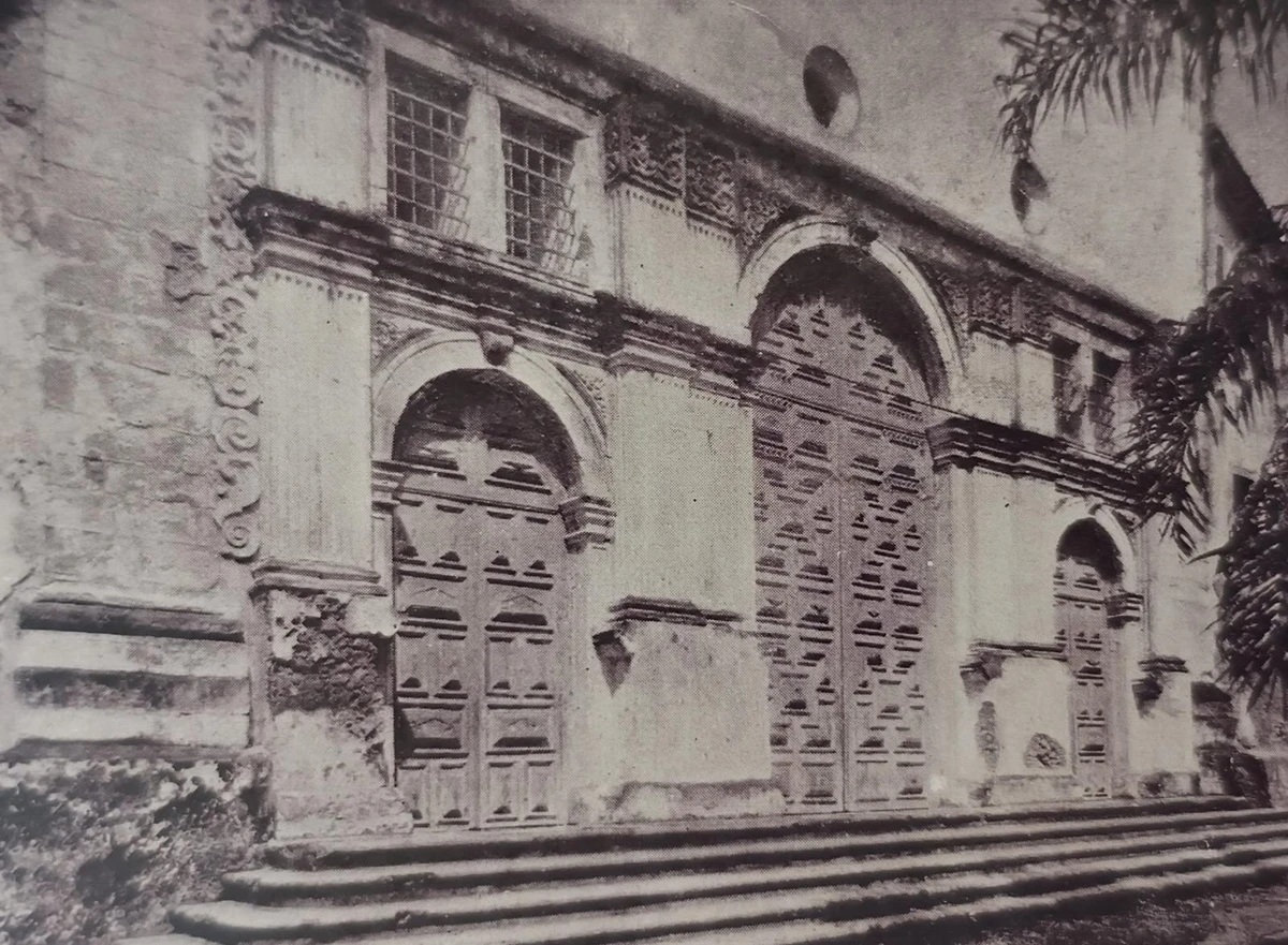 Escadaria e entrada principal da Sé por Coleção Rafael Dantas