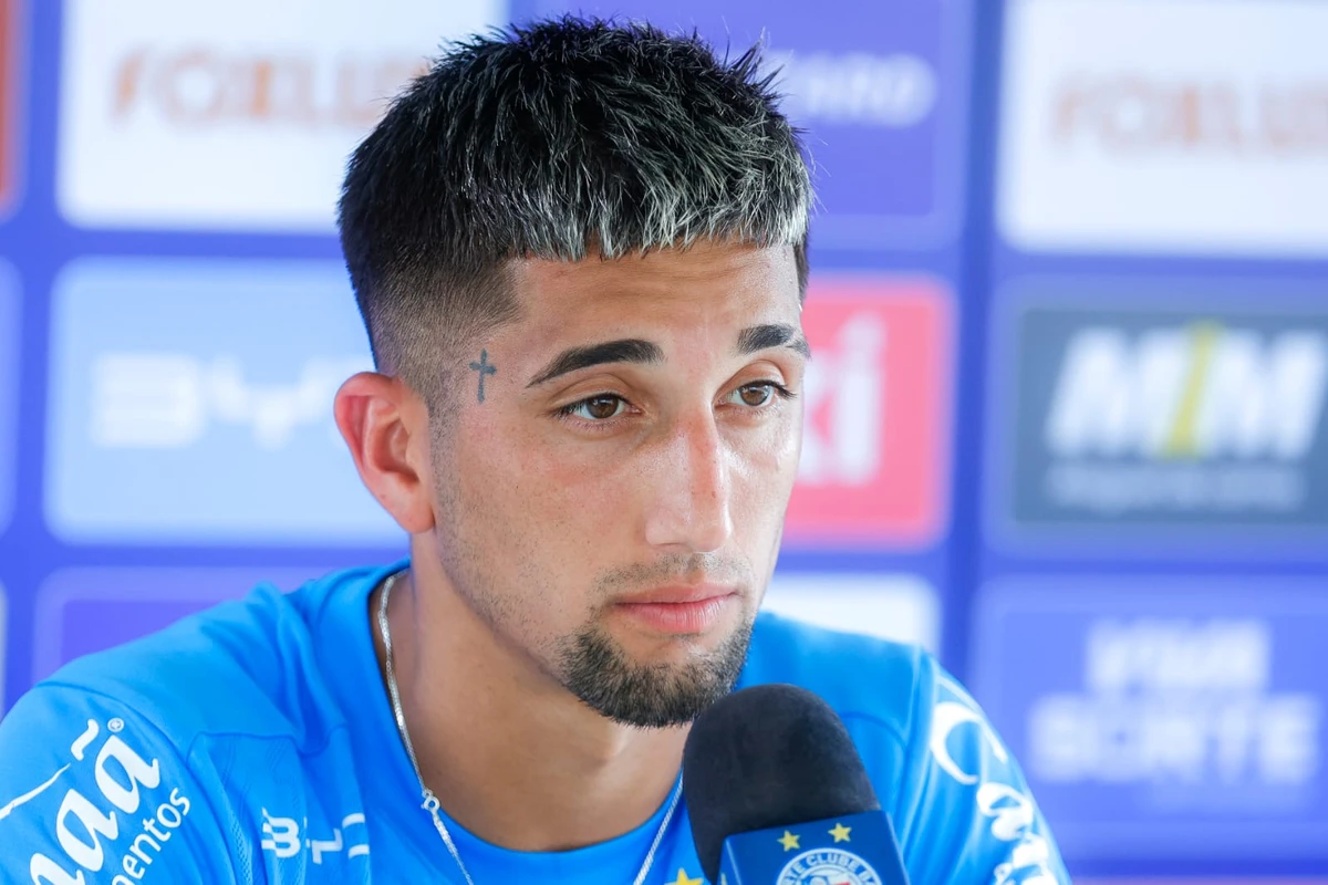 Kike Oliveira em entrevista coletiva 