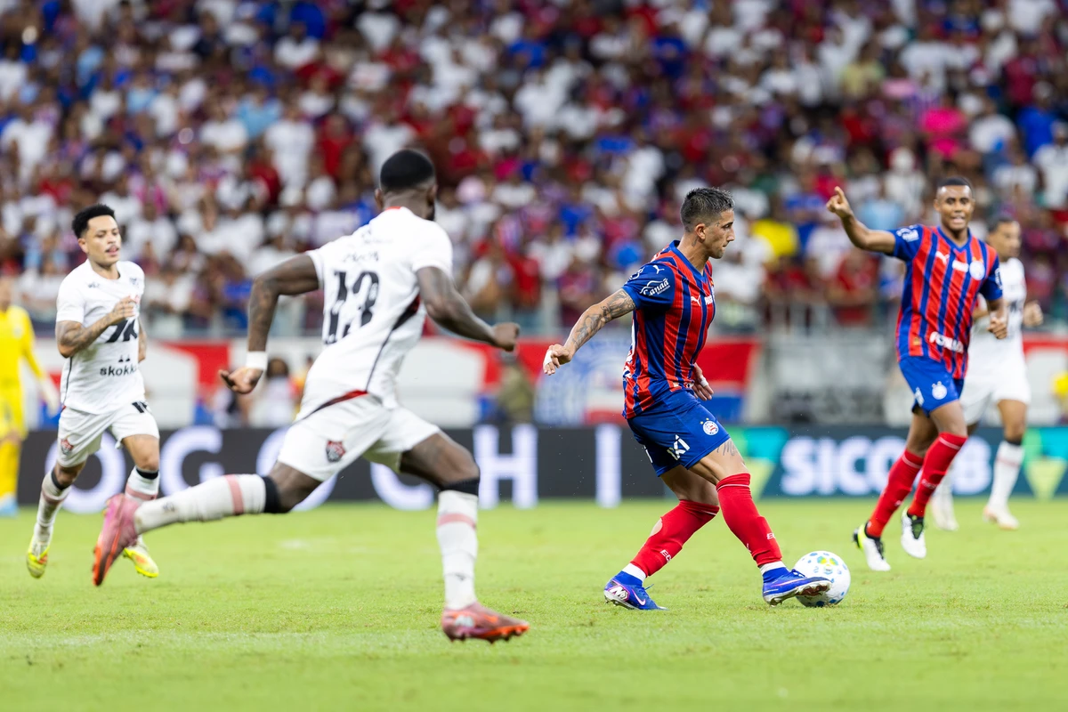 Kike Olivera em ação pelo Bahia por Rafael Rodrigues/ECB