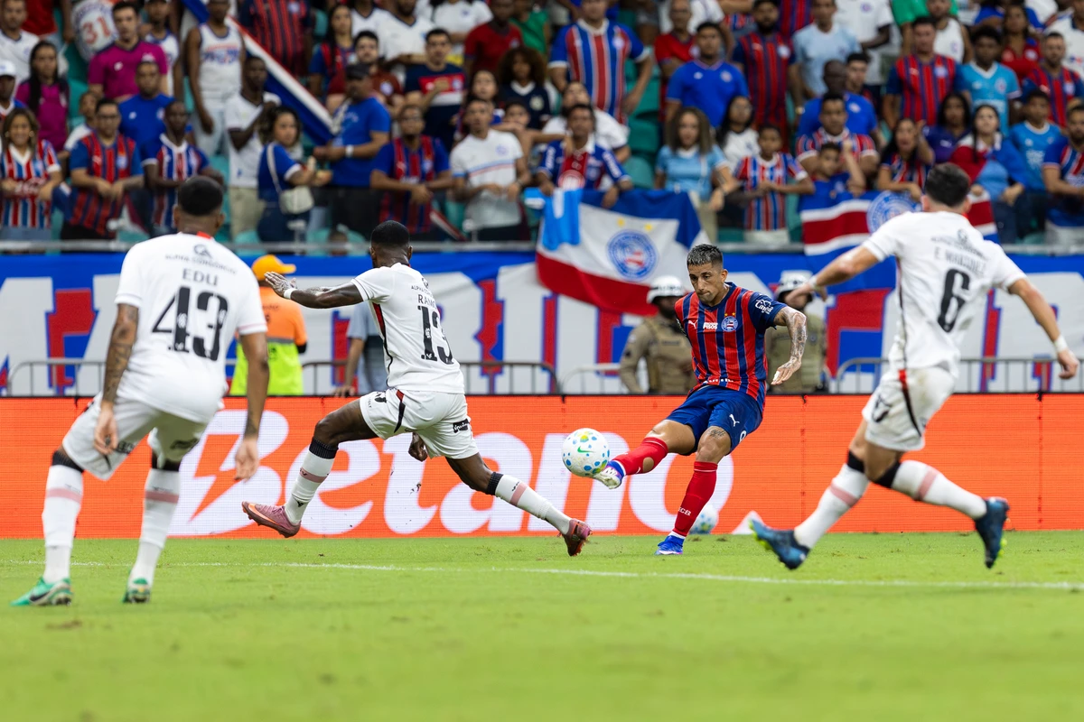 Kike Olivera em ação pelo Bahia por Rafael Rodrigues/ECB