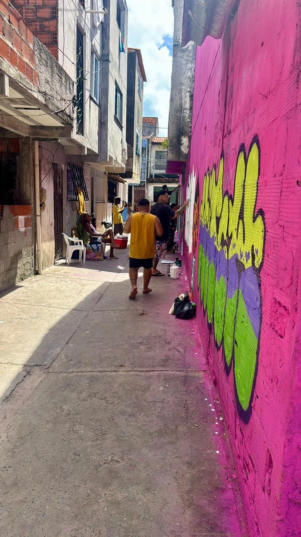 Nesta sexta-feira (27), festival contou com vivência coletiva de arte e graffiti na sede do Coletivo Musas por Arivaldo Publio/Divulgação