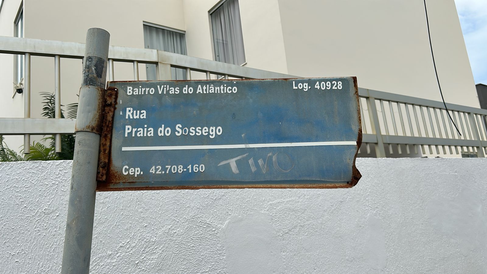Picape do Corpo de Bombeiros é usada na obra da casa de ex-comandante da corporação por Bruno Wendel/CORREIO