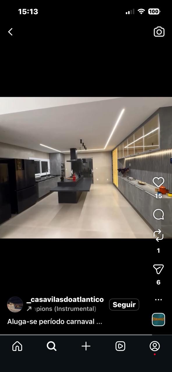 Picape do Corpo de Bombeiros é usada na obra da casa de ex-comandante da corporação por Redes sociais