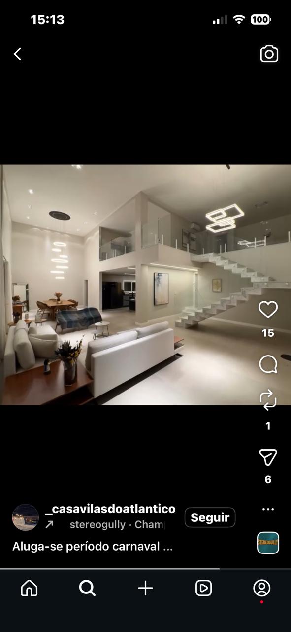 Picape do Corpo de Bombeiros é usada na obra da casa de ex-comandante da corporação por Redes sociais