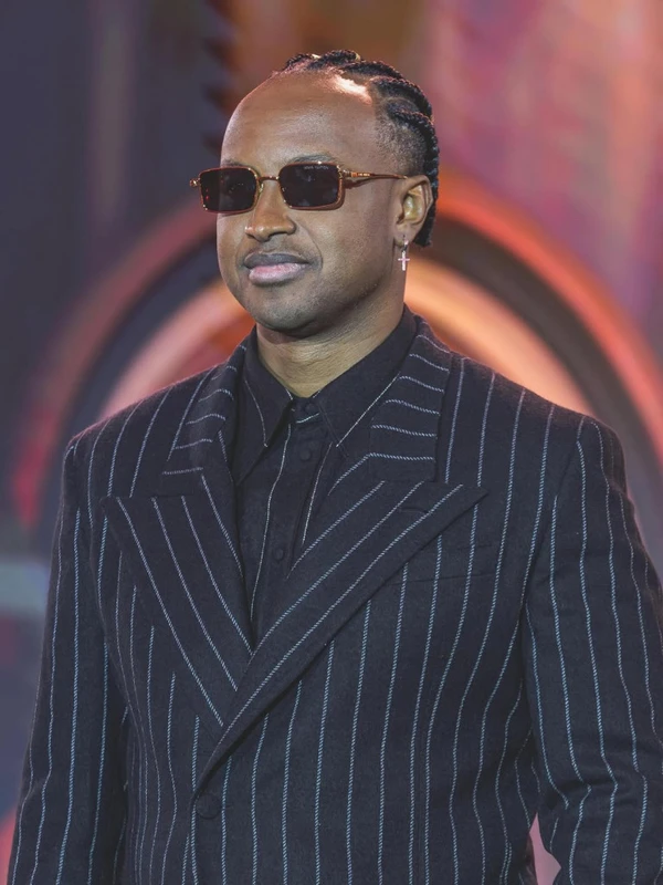 Thiaguinho celebra legado e atualiza o som no projeto Bem Black por Divulgação