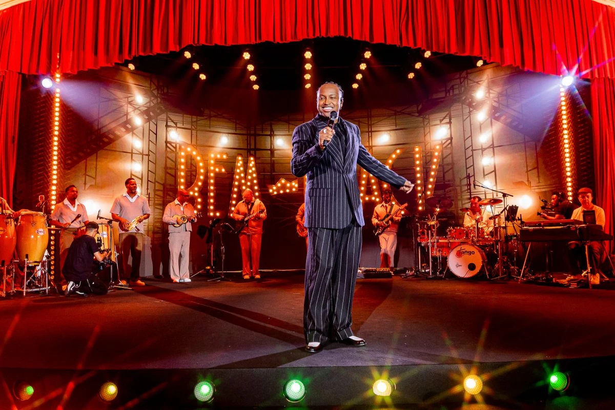 Thiaguinho celebra legado e atualiza o som no projeto Bem Black por Divulgação