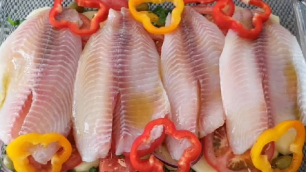 Tilápia assada com batatas por Reprodução