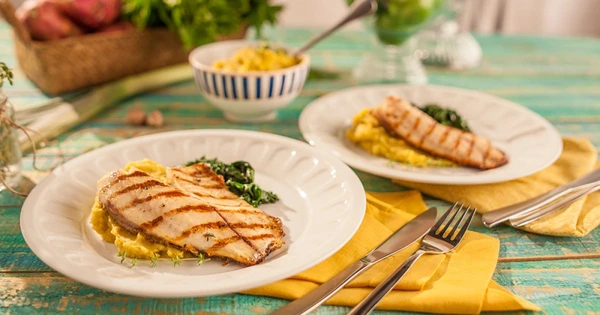 Tilápia assada com batatas por Reprodução