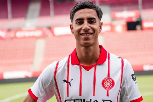 Vitor Reis foi convocado por Ancelotti para o amistoso contra a Croácia