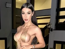 Imagem - 'Neta' de Gretchen, polêmicas e investigação: quem é Bia Miranda, influenciadora que teve notas falsas apreendidas?