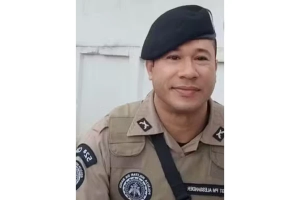 Sargento Alessander morreu em grave acidente por Reprodução