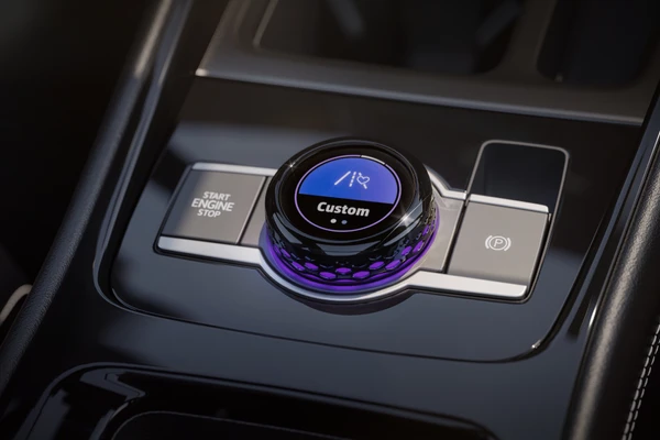 Um seletor multifuncional foi instalado no console por Divulgação