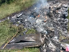 Imagem - Dois homens morrem após queda de avião de pequeno porte