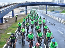 Imagem - Evento reúne ciclistas para passeio pela orla em celebração aos 477 anos de Salvador