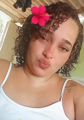 Aline de Oliveira morreu na noite deste sábado (28) em Itamaraju por Reprodução/ Redes sociais