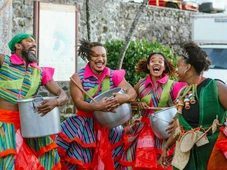 Imagem - Espetáculo leva alegria de Erê para as praças de Salvador