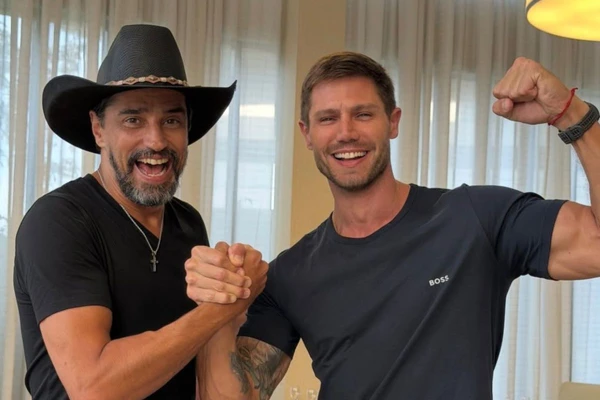 Alberto Cowboy e Jonas Sulzbach se encontram pela primeira vez fora da casa do BBB 26