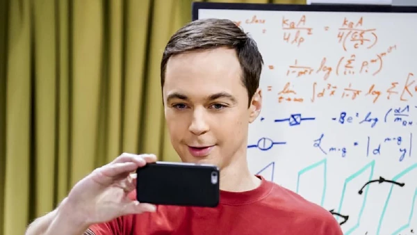 Alguns personagens da cultura pop já exploram essa correlação entre alto QI e TOC