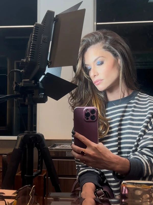 Alinne Moraes por Reprodução/Instagram