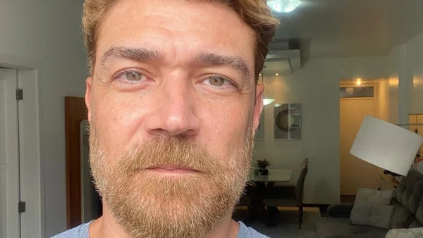 Ator e dublador Clecio Souto 