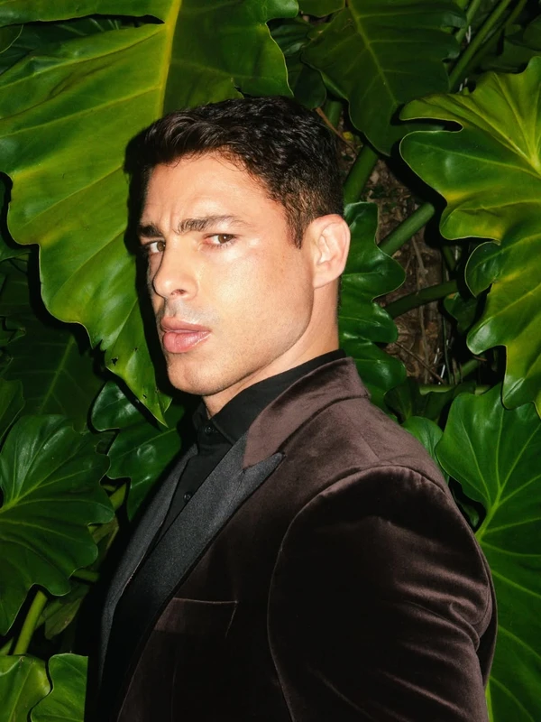 Cauã Reymond mostrou respeito e parceria ao prestigiar a conquista da ex e dividir o momento com a filha por Reprodução