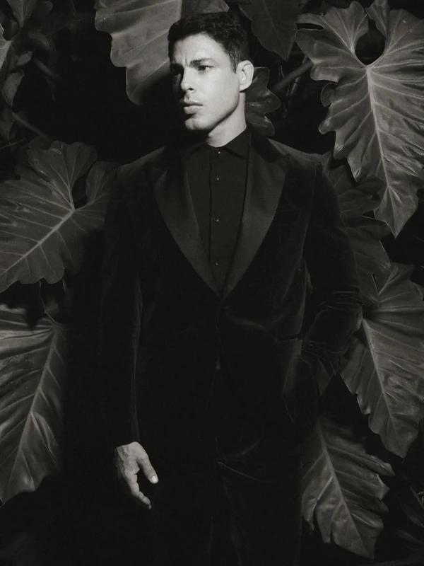 Cauã Reymond mostrou respeito e parceria ao prestigiar a conquista da ex e dividir o momento com a filha por Reprodução