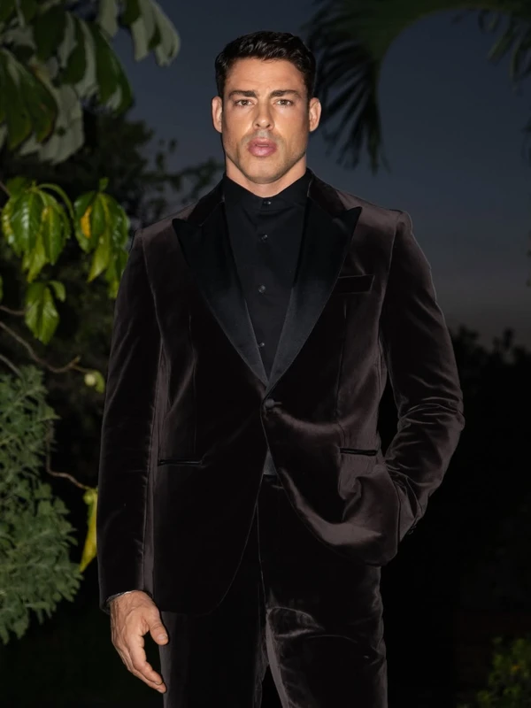 Cauã Reymond mostrou respeito e parceria ao prestigiar a conquista da ex e dividir o momento com a filha por Reprodução