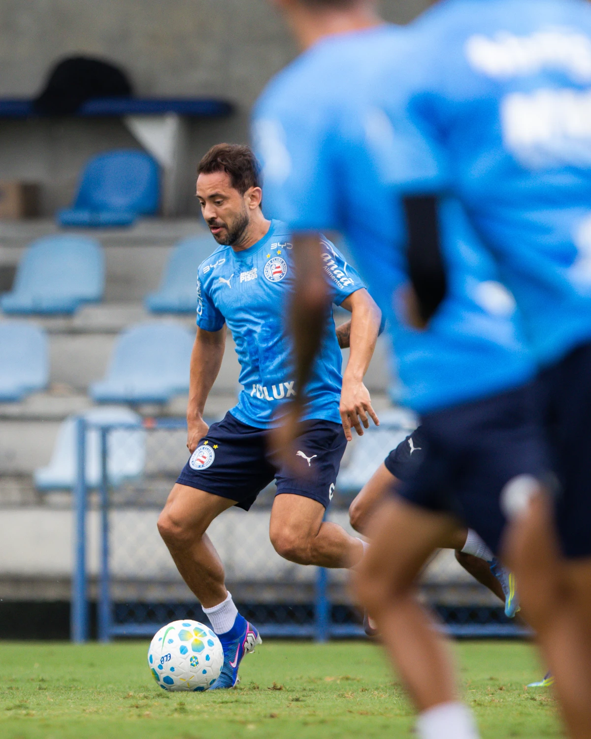 Elenco do Bahia treinando em preparação para encarar o Atlhetico-PR por Letícia Martins/ECB