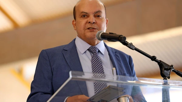 MOVIMENTO CALCULADO: A desincompatibilização do cargo para disputar o Senado em 2026 redefine as alianças locais e testa sua capacidade de transferir votos para um herdeiro político por José Cruz, Agência Brasil