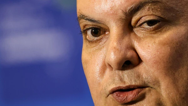 O PONTO DE INFLEXÃO: O afastamento determinado pelo STF foi o momento mais dramático de sua carreira, colocando sua sobrevivência política sob o escrutínio máximo do Judiciário por Marcelo Camargo, Agência Brasil