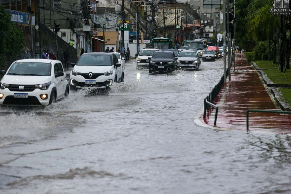 Inmet emite novo alerta de chuvas fortes para Salvador e mais 151 cidades baianas
