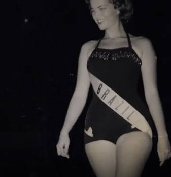 Após vencer o concurso de Miss Bahia, Maria Martha Hacker Rocha foi eleita a primeira Miss Brasil em 1954 por Reprodução