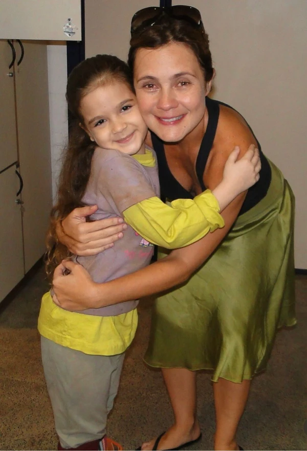 Mel Maia e Adriana Esteves em bastidores de "Avenida Brasil" por Reprodução/ Instagram