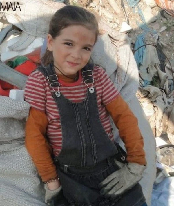 Mel Maia em bastidores de "Avenida Brasil" por Reprodução/ Instagram