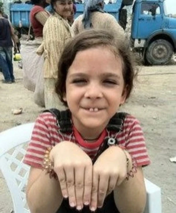 Mel Maia em bastidores de "Avenida Brasil" por Reprodução/ Instagram