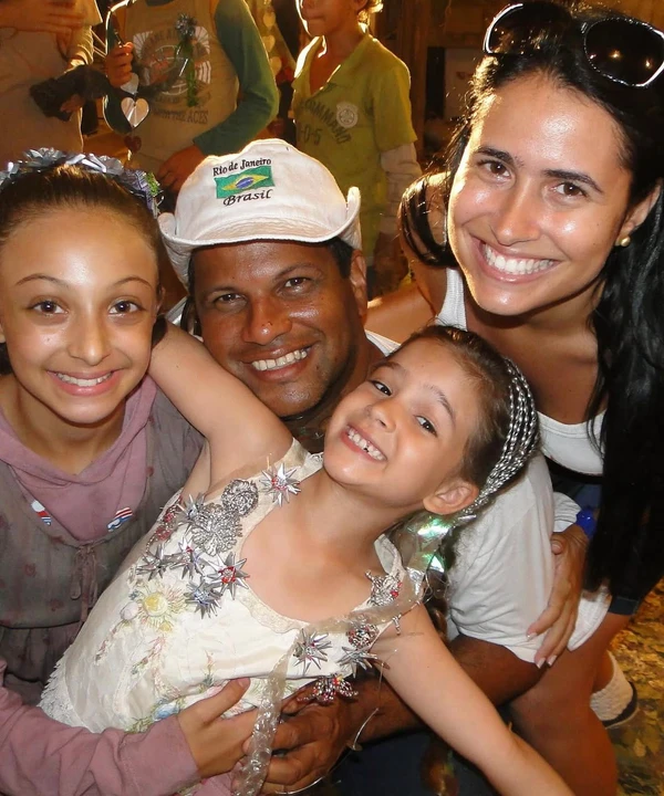 Mel Maia em bastidores de "Avenida Brasil" por Reprodução/ Instagram